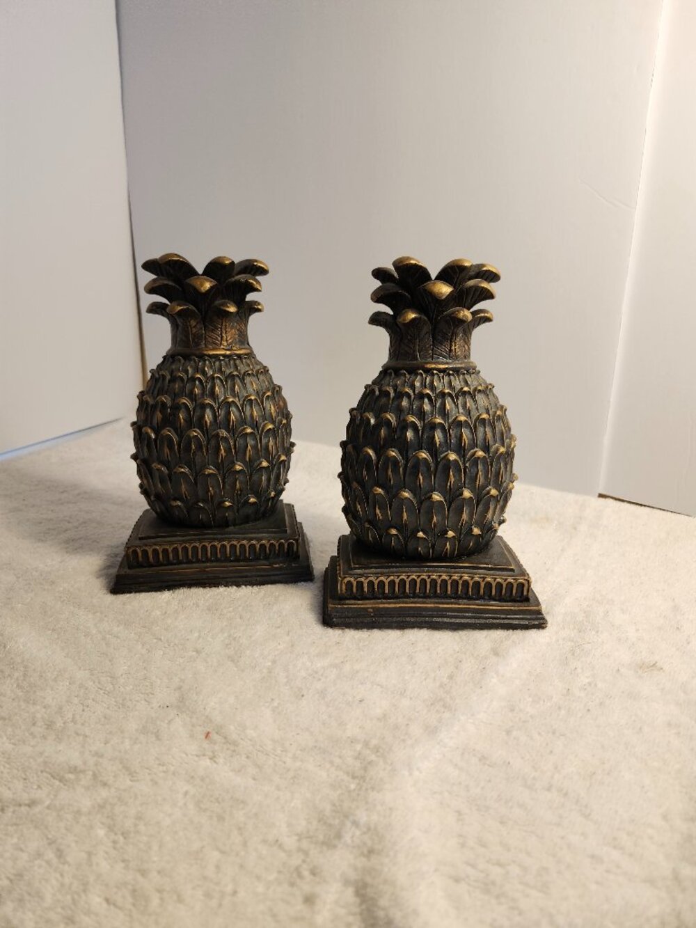 VINTAGE HEAVY METAL PINEAPPLE BOOKENDS